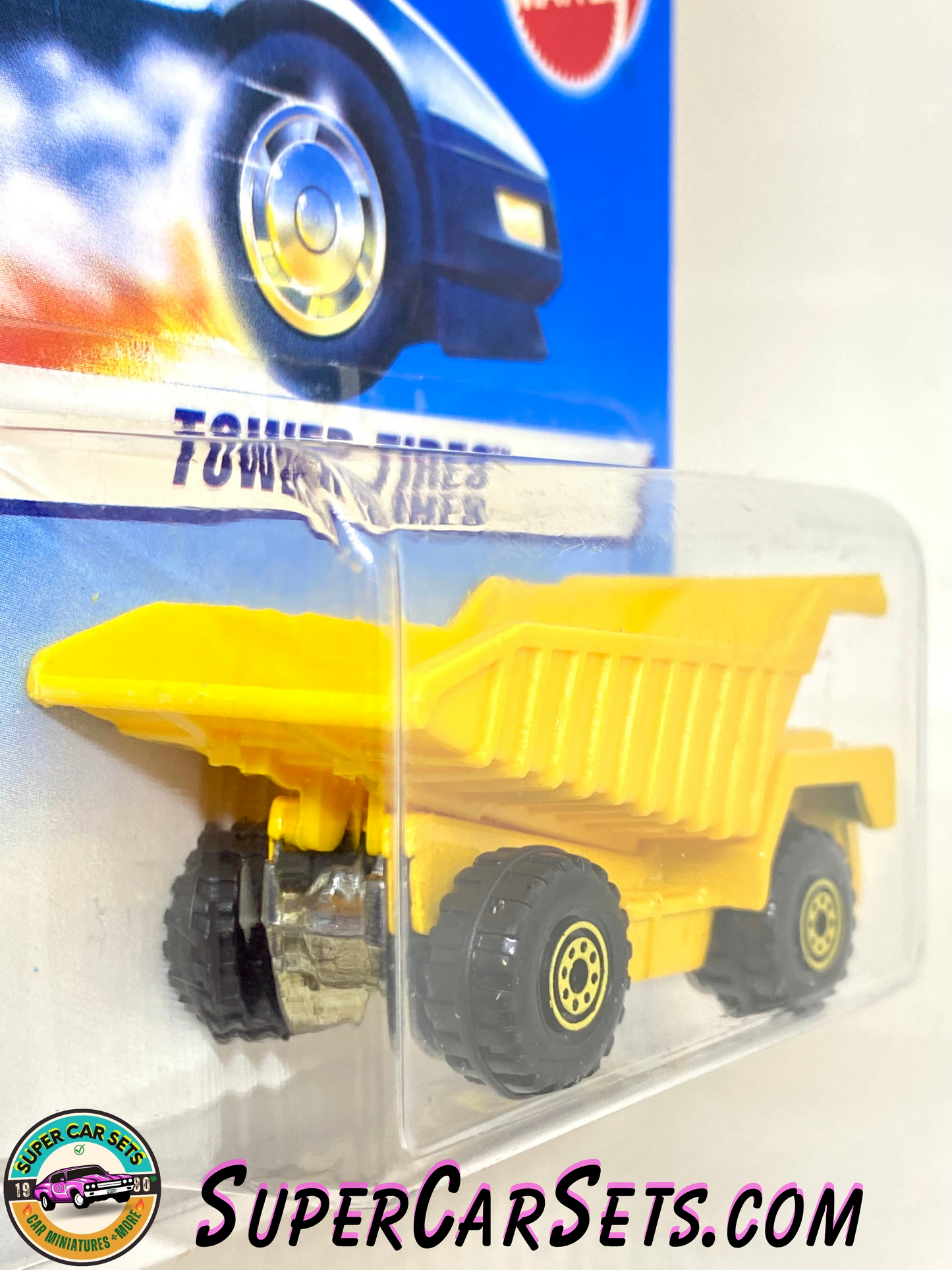 Hot Wheels (VINTAGE) (Year launched 1995) - Tower Tires (#1171) (card aged)