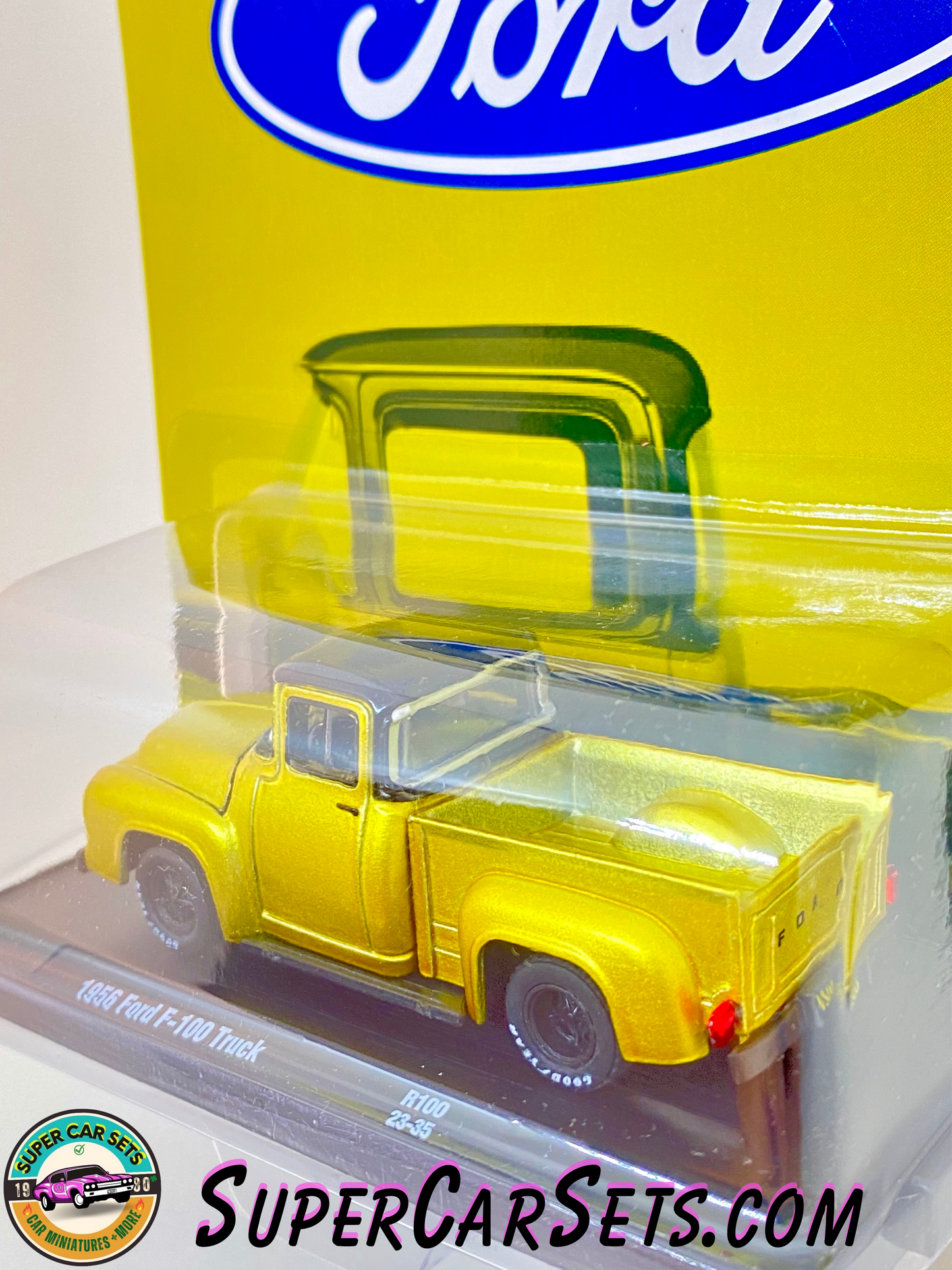 1956 Ford F-100 Truck (golden colour) - Ford by M2 Machines