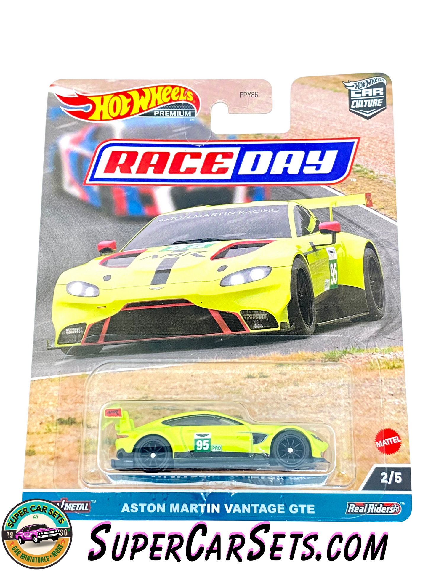 Hot Wheels Premium - Race Day - 2/5 - Aston Martin Vantage GTE