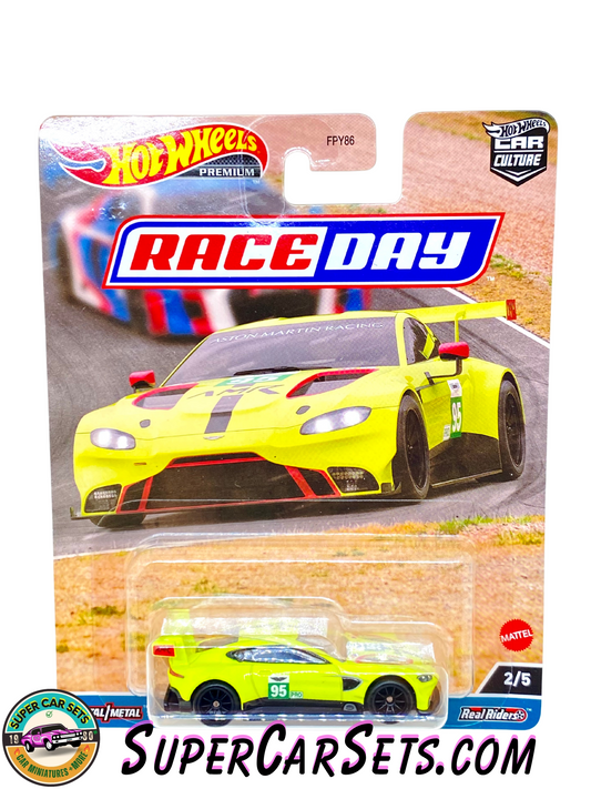 Hot Wheels Premium - Race Day - 2/5 - Aston Martin Vantage GTE