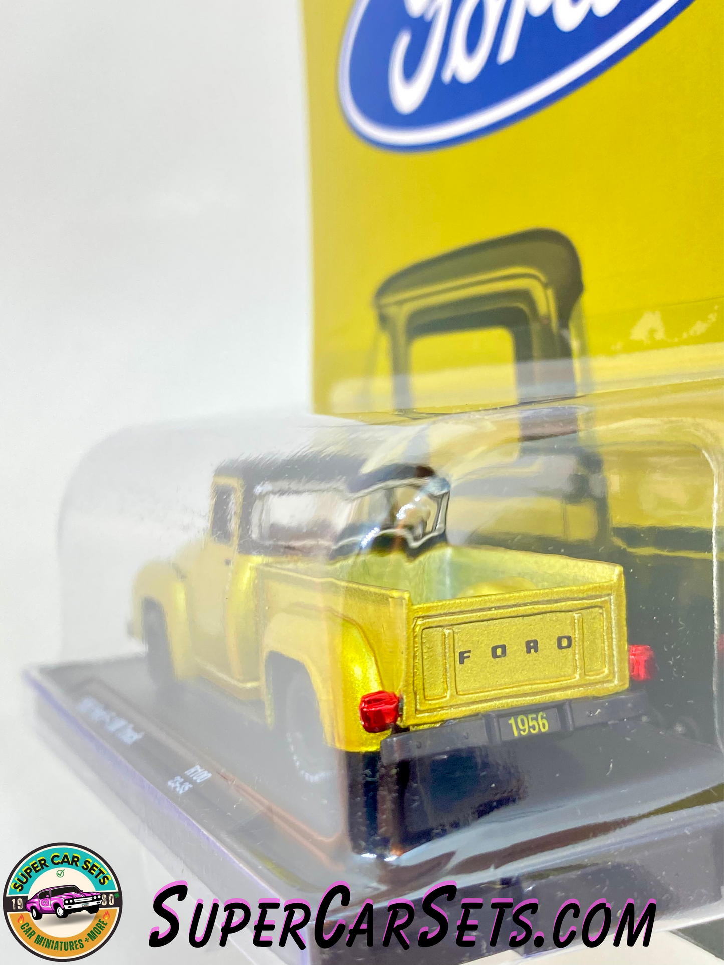 1956 Ford F-100 Truck (golden colour) - Ford by M2 Machines