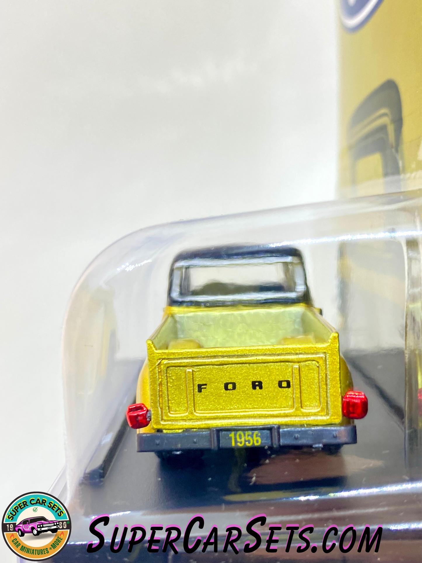 1956 Ford F-100 Truck (golden colour) - Ford by M2 Machines