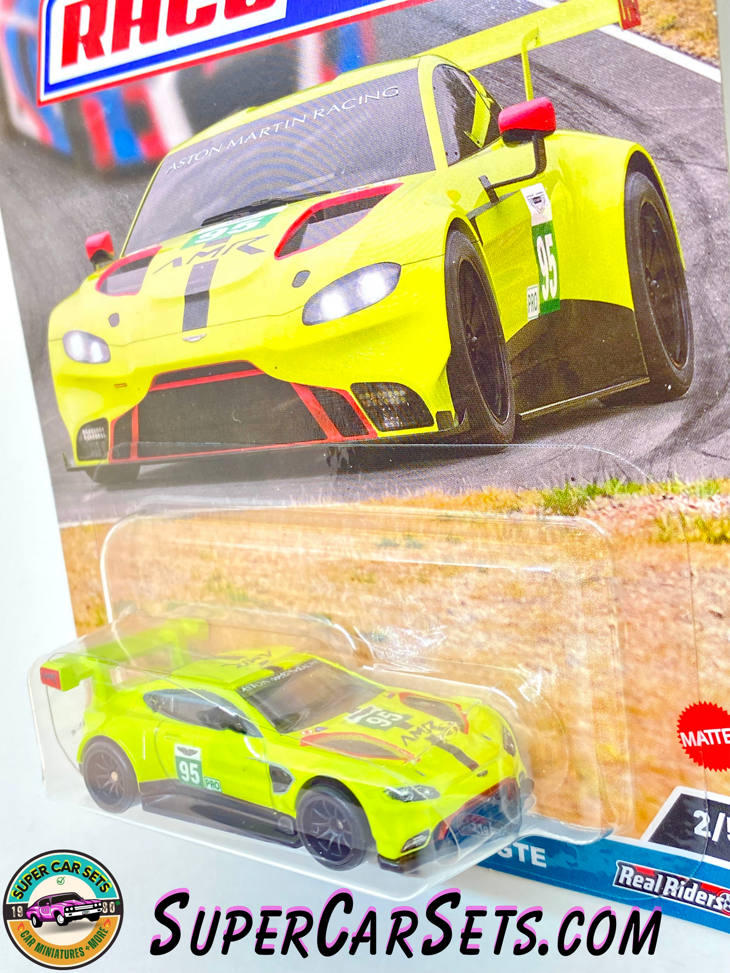 Hot Wheels Premium - Race Day - 2/5 - Aston Martin Vantage GTE