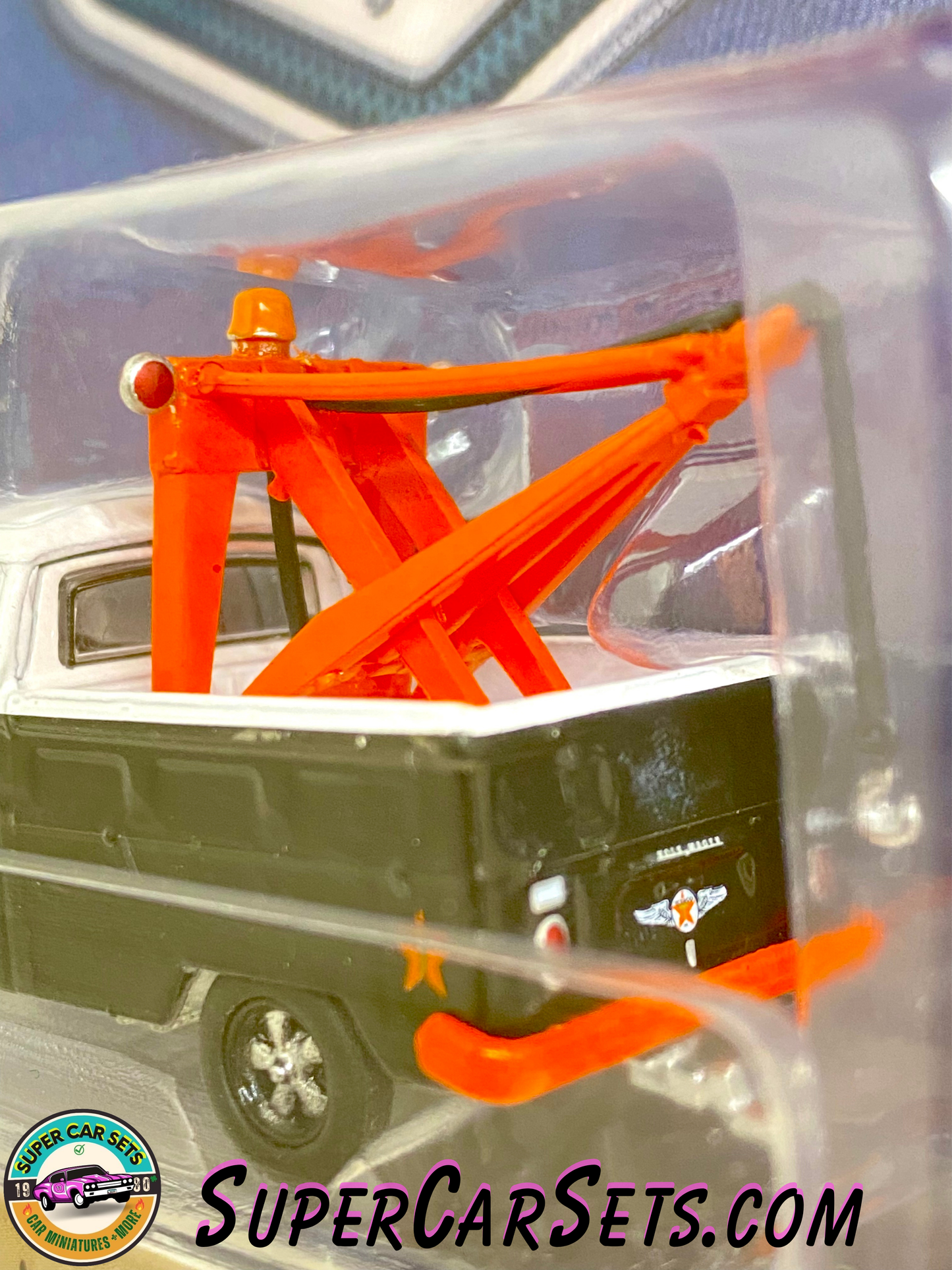 1973 Volkswagen Double Cab Pickup (black, white, orange colour + “Texaco") - Greenlight Collectibles Blue Collar Collection Serie 13