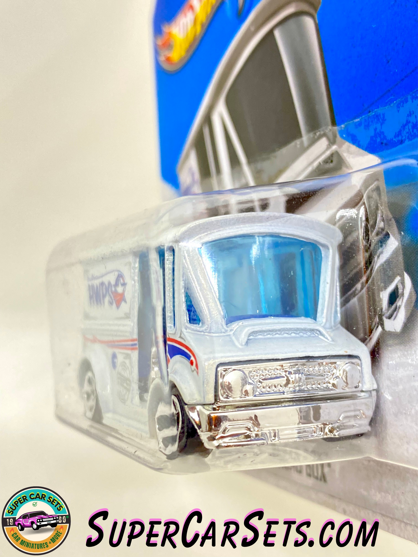 TREASURE HUNT - Bread Box (short card) - Hot Wheels HW City - 2013 (41/250)