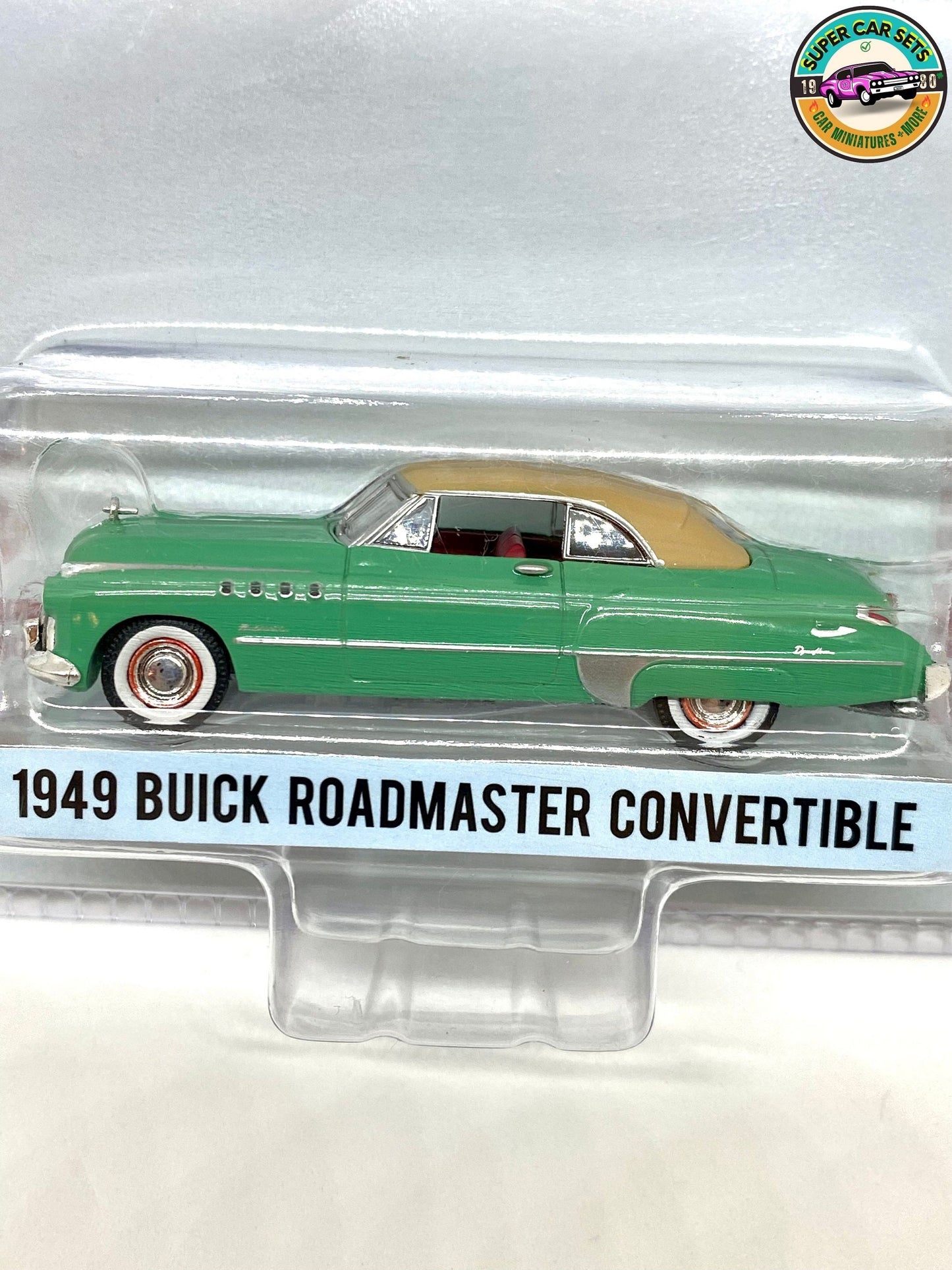 American Pickers 1949 Buick Roadmaster Convertible from Hollywood Series made by Greenlight Collectables