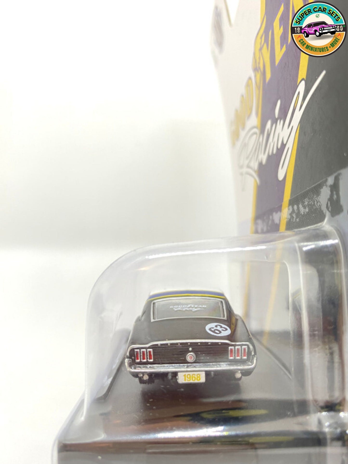 Goodyear Racing 1968 Ford Mustang GT 390 fabriquée par M2 Machines