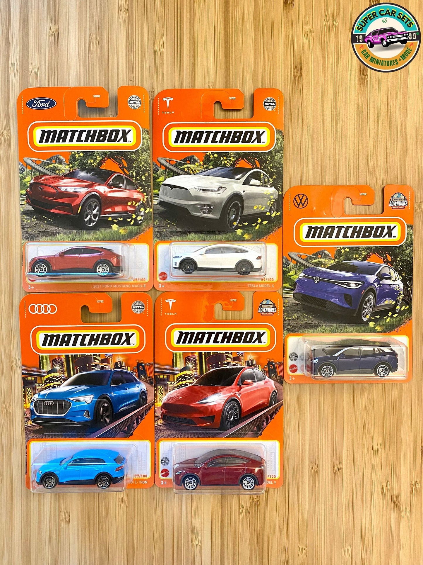 Set mit 5 Elektroautos von Matchbox • Tesla Model X • 2021 Ford Mustang Mach-E • Audi E-Tron • Volkswagen EV4 • Tesla Model Y