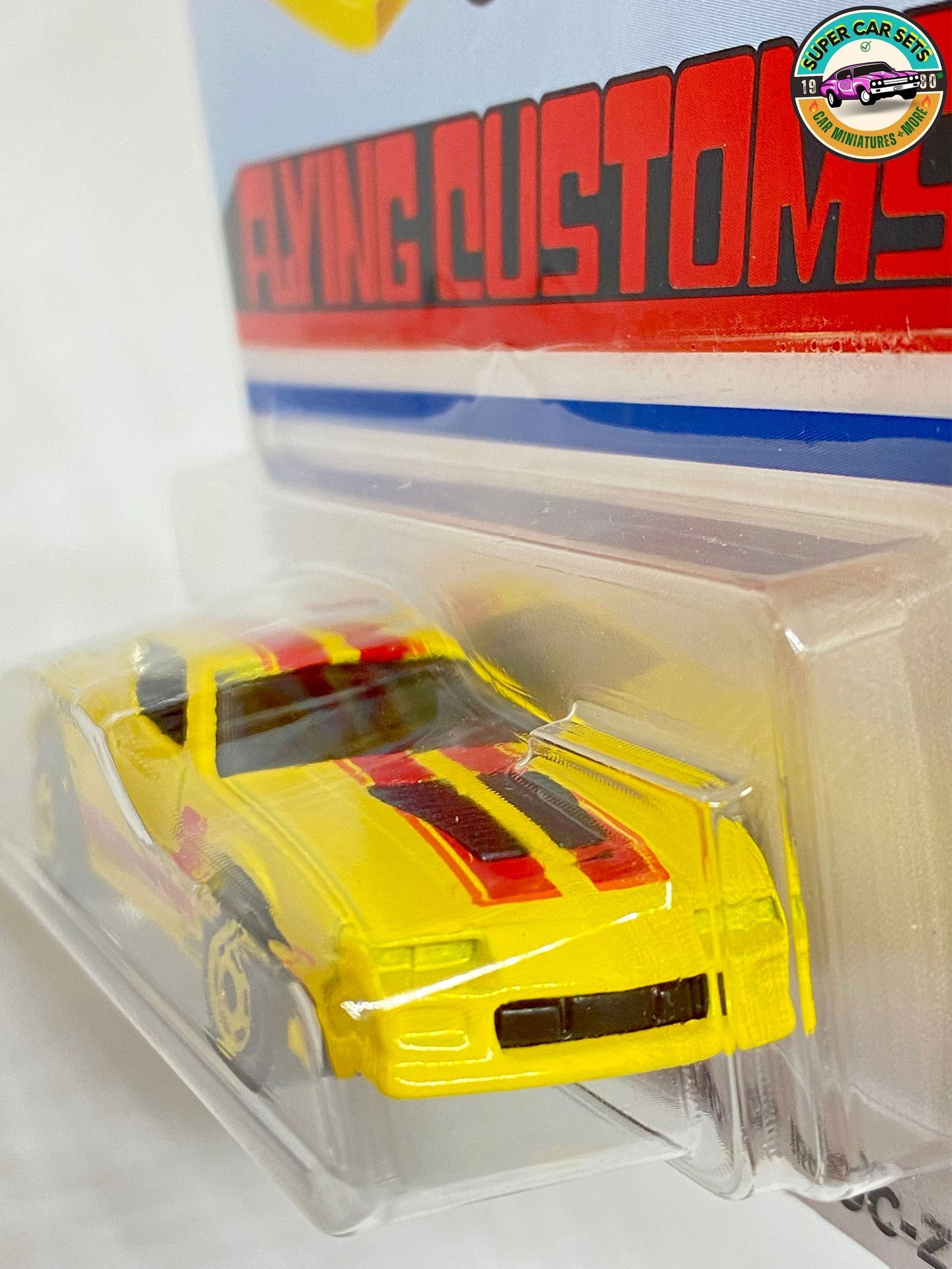 Hot Wheels Flying Customs ’85 Chevrolet Camaro IROC-Z