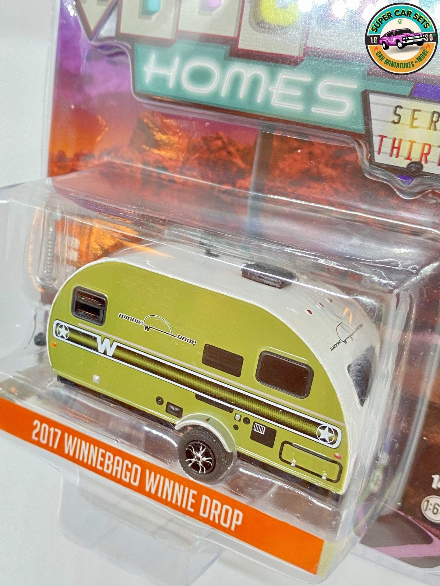 2017 Winnebago Winnie Drop – Hitched Homes Série 13 – par Greenlight Collectables