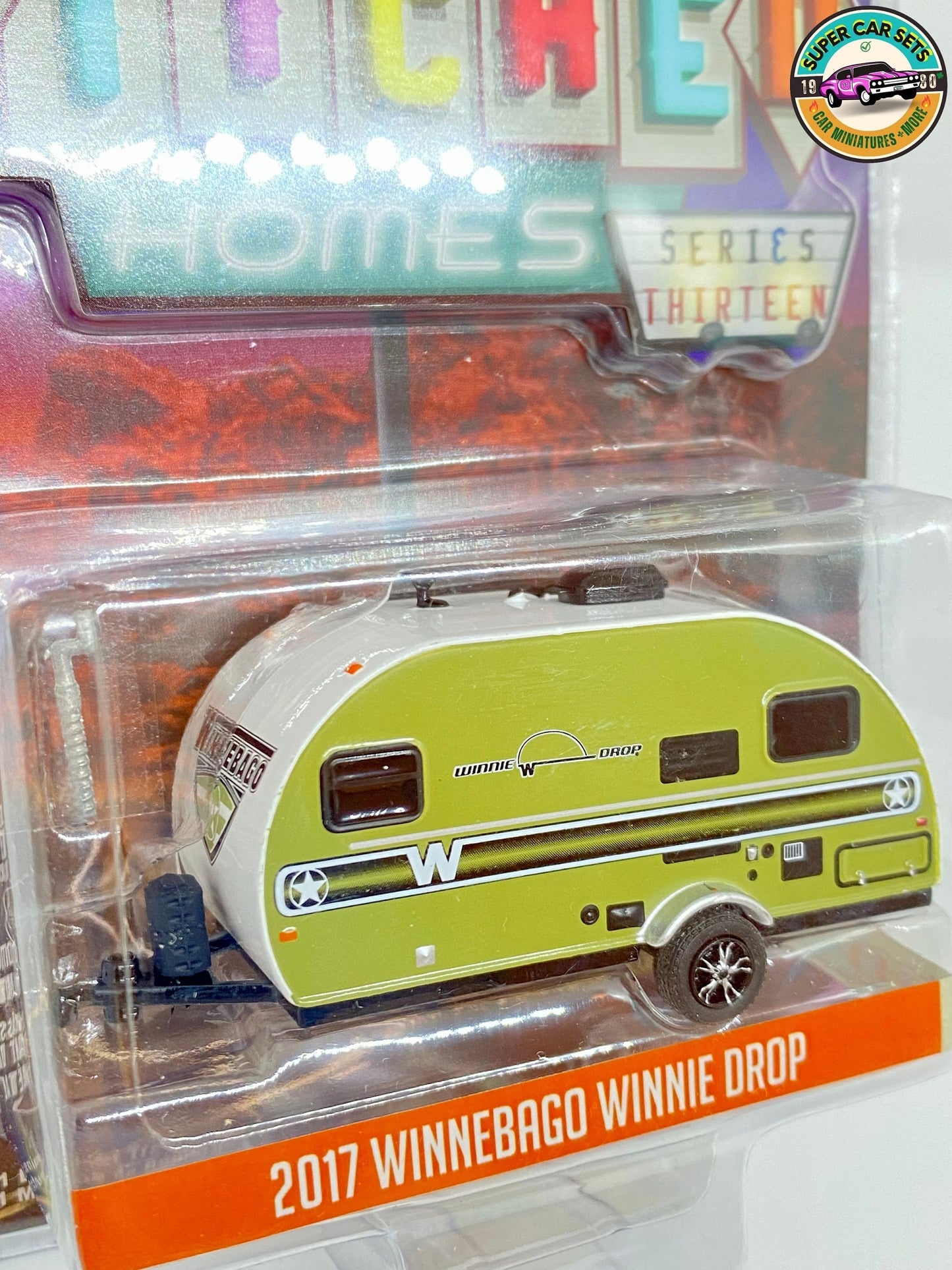 2017 Winnebago Winnie Drop – Hitched Homes Série 13 – par Greenlight Collectables