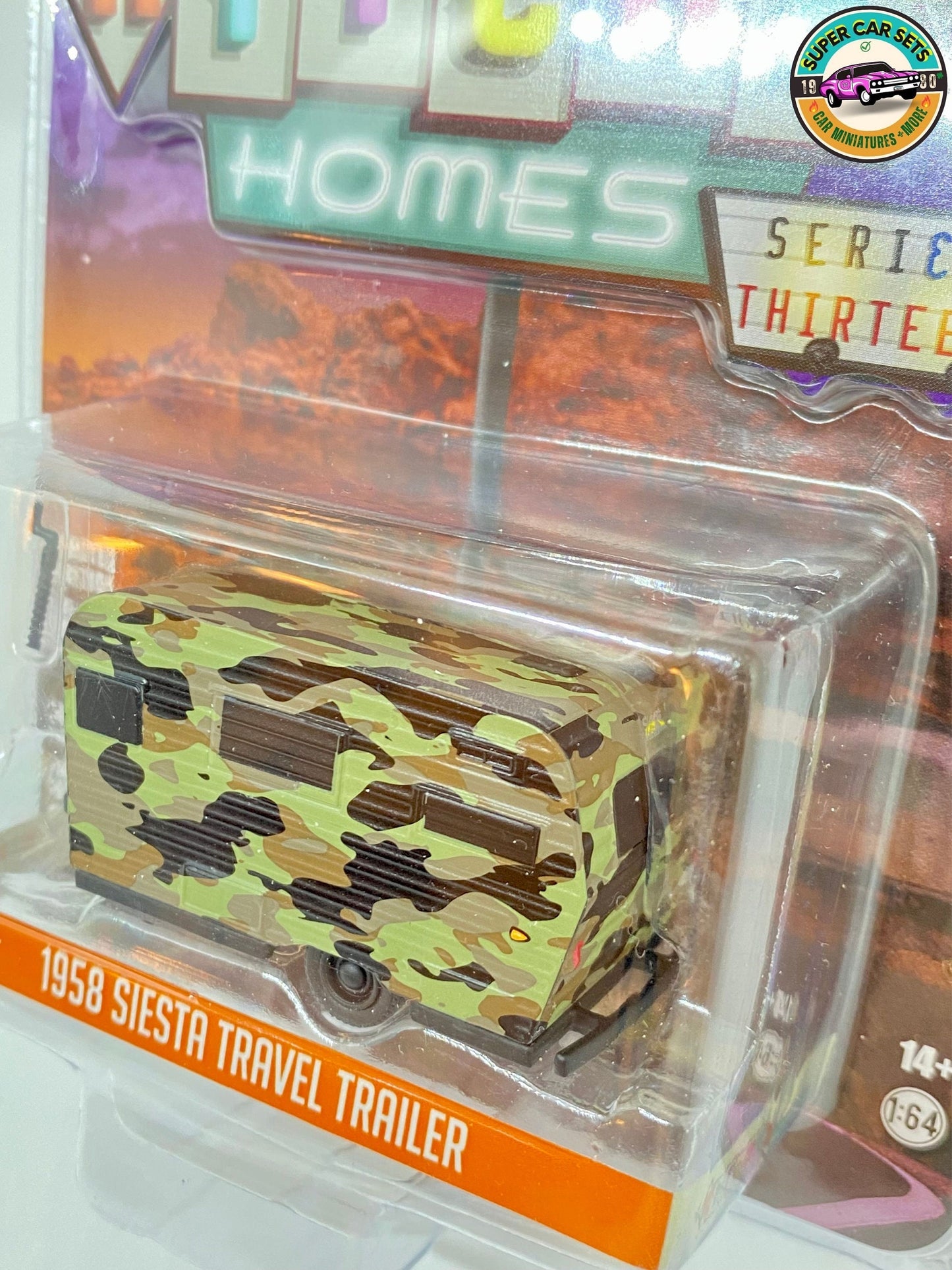 1958 Siesta Travel Trailer - Hitched Homes Series 13 - par Greenlight Collectables