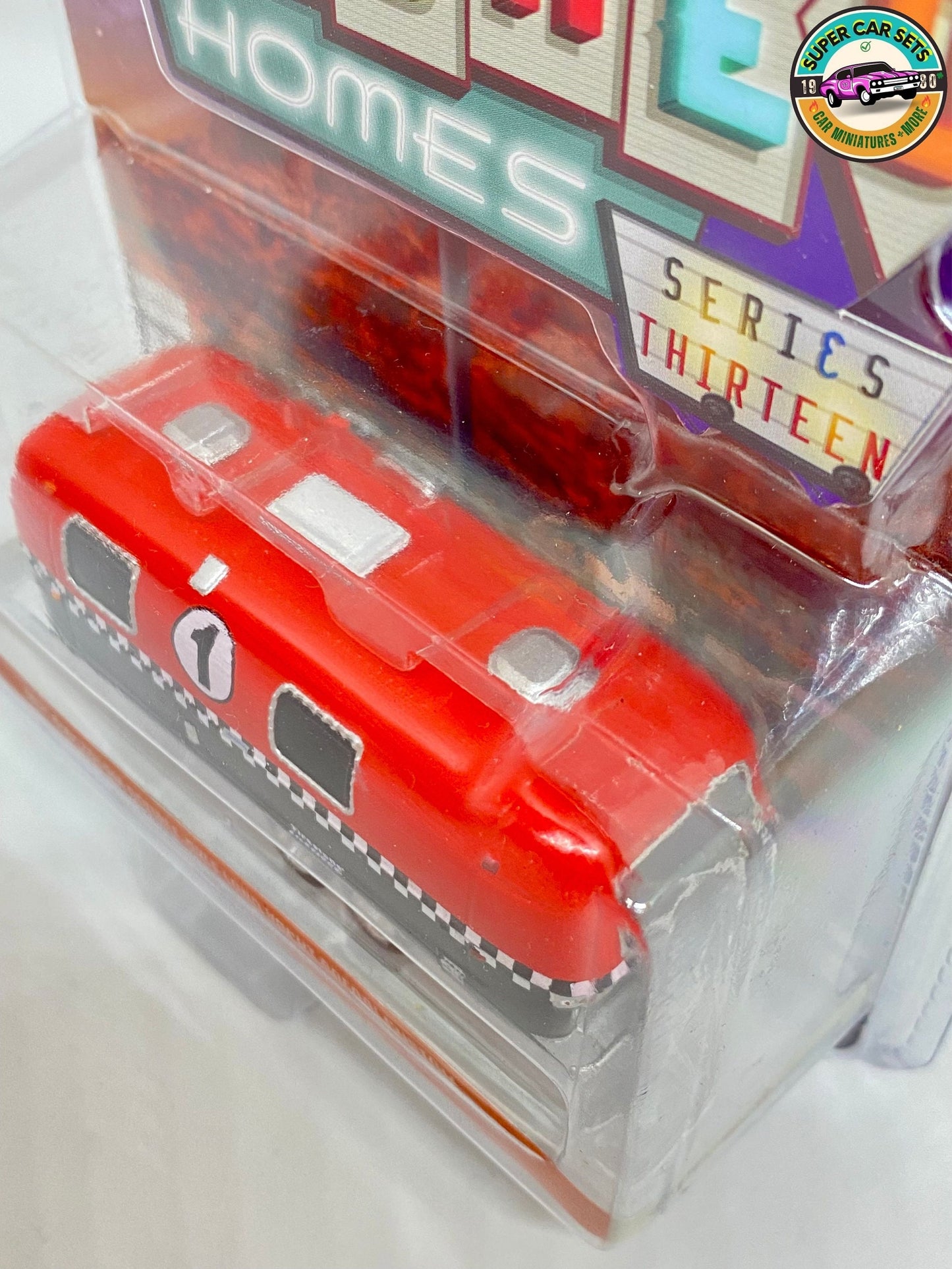 1971 Airstream Double-Axle Land Yacht Safari Custom (red #1) - Hitched Homes Series 13 made by Greenlight Collectables