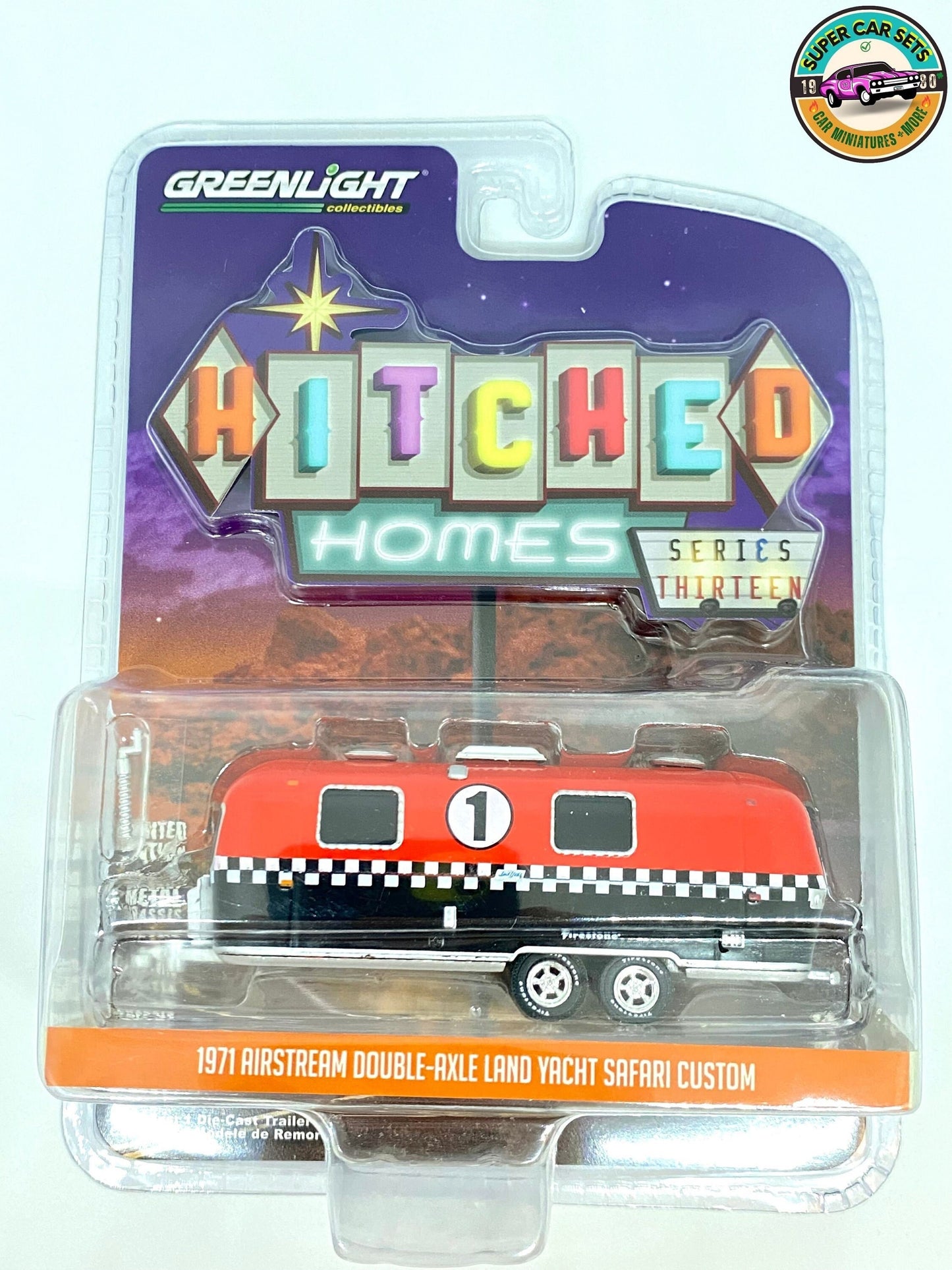 1971 Airstream Double-Axle Land Yacht Safari Custom (rouge #1) - Hitched Homes Series 13 fabriqué par Greenlight Collectables