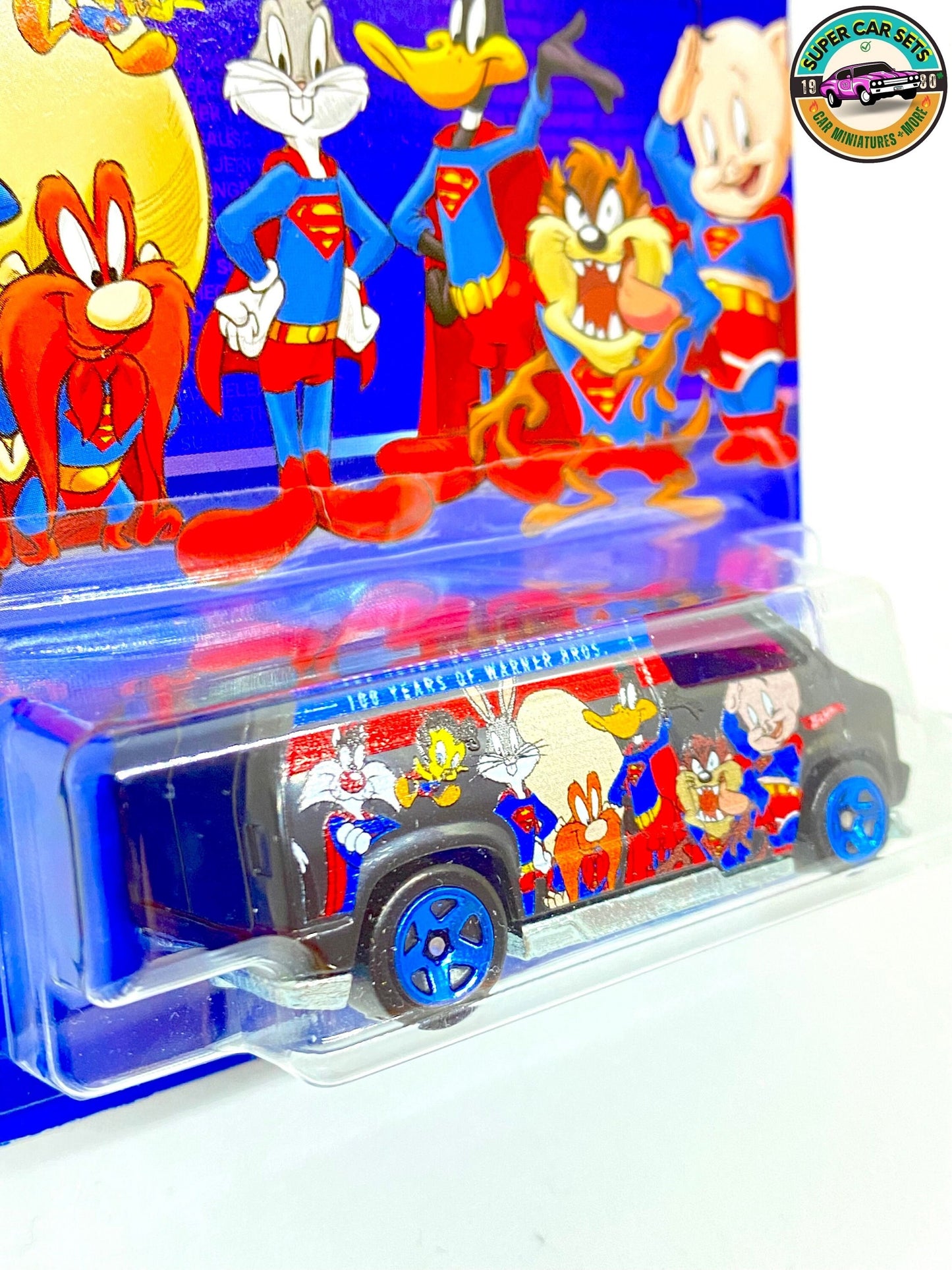 Hot Wheels Warner Bros 100 ans - Dodge Van personnalisé '77