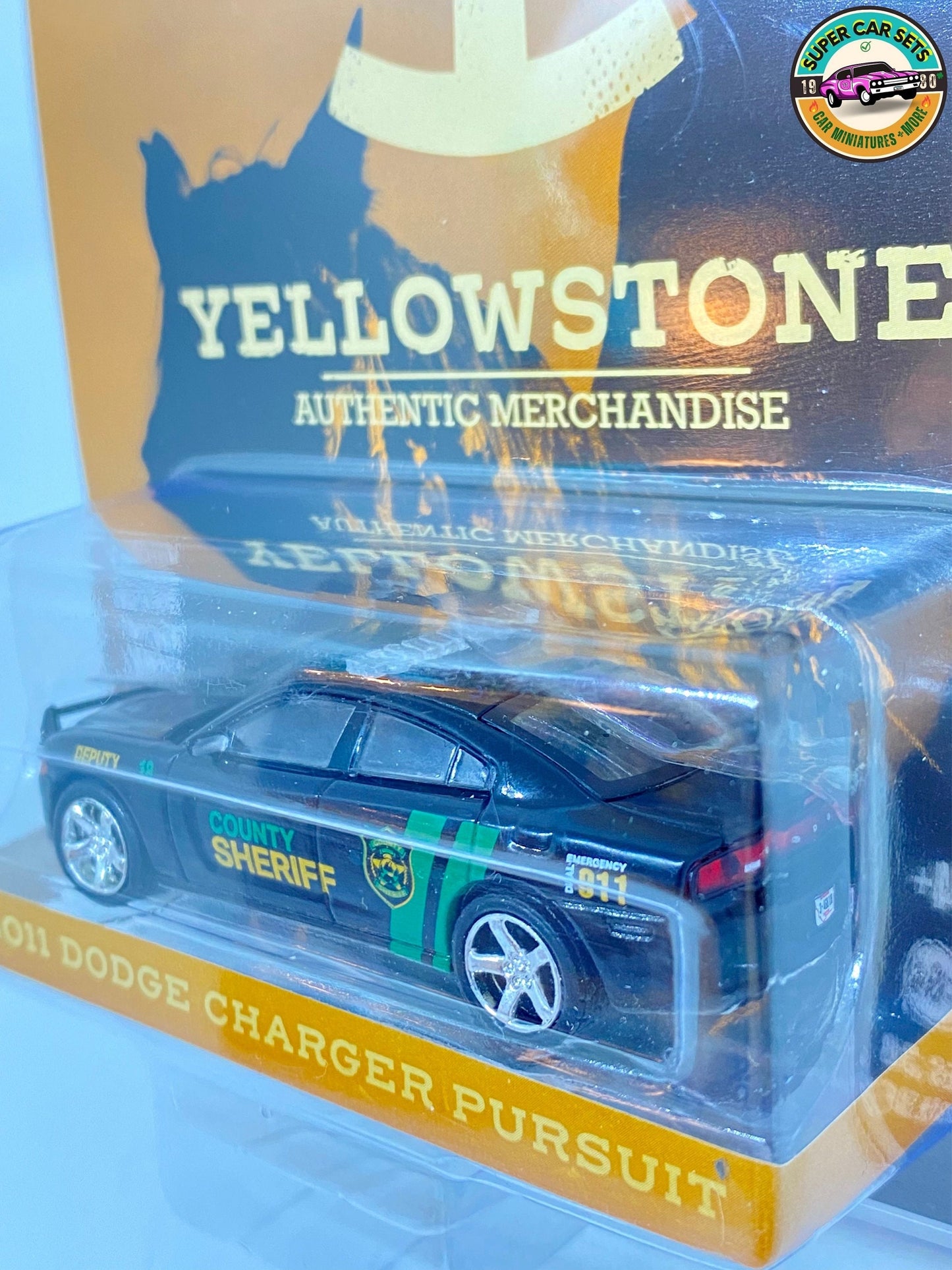 Yellowstone - 2011 Dodge Charger Pursuit - Hollywood series made by Greenlight