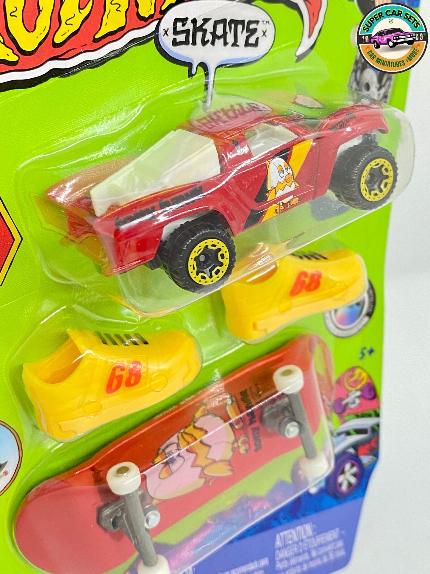 Hot Wheels Skate - Baja Truck Camion Baja (rouge) - carte légèrement pliée