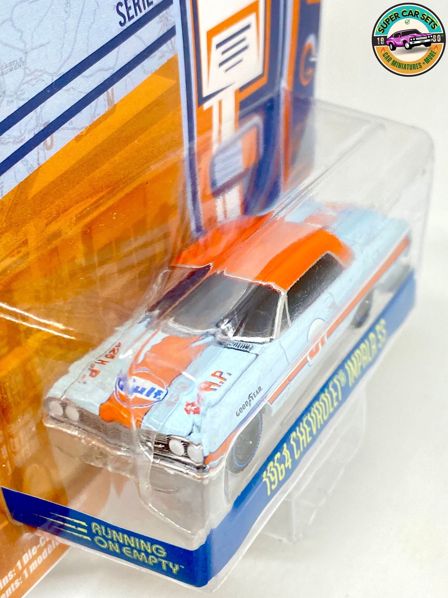 Gulf 1964 Chevrolet Impala SS - Fonctionnant sur une Serie 15 vide - fabriqué par Greenlight Collectibles