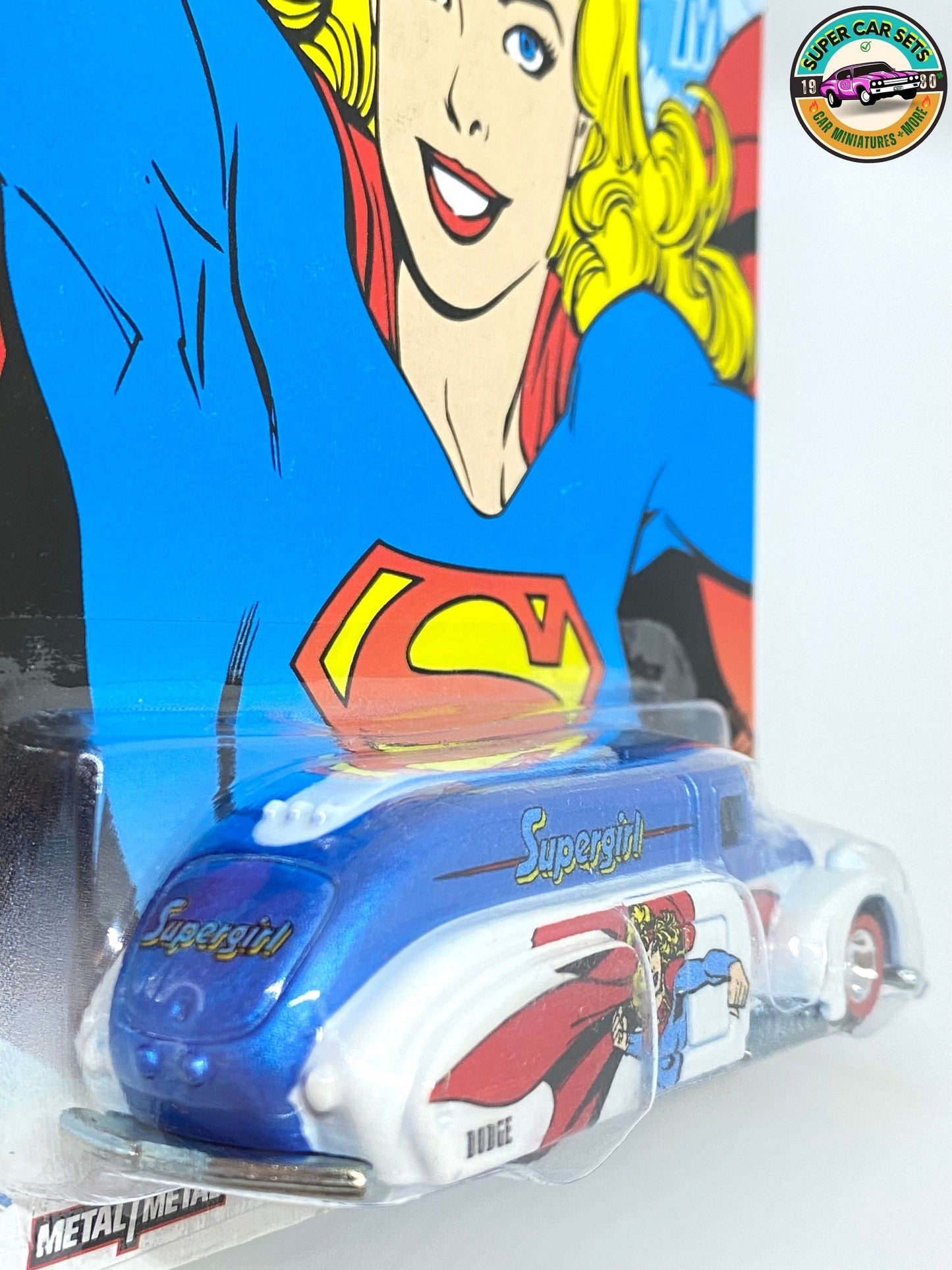 Hot Wheels - DC - Supergirl (carte cassée)