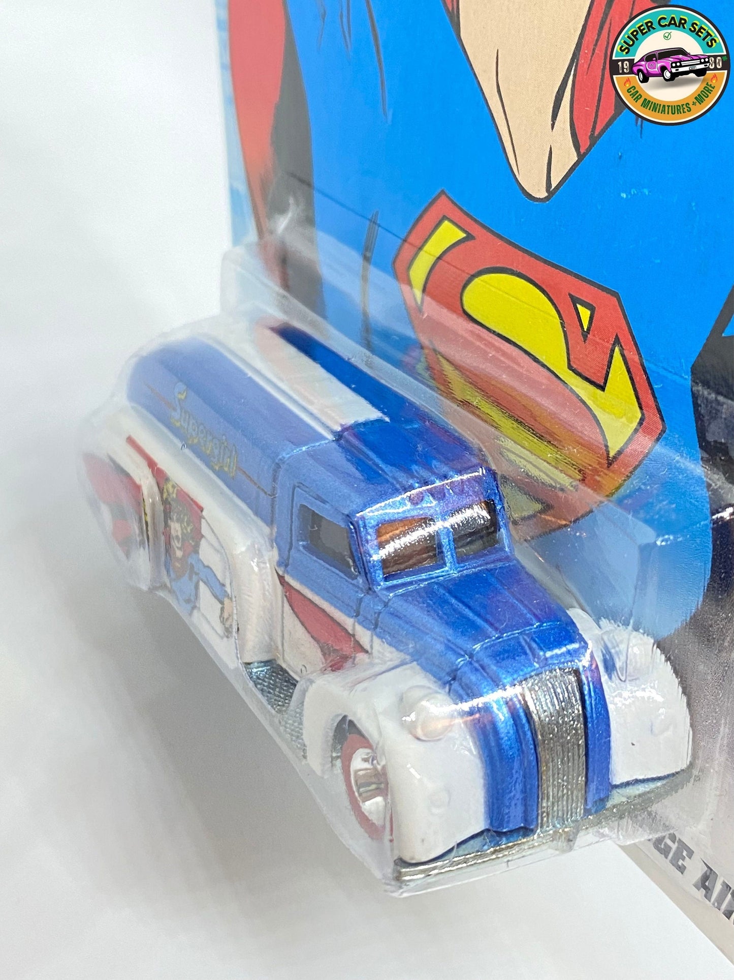 Hot Wheels - DC - Supergirl (carte cassée)