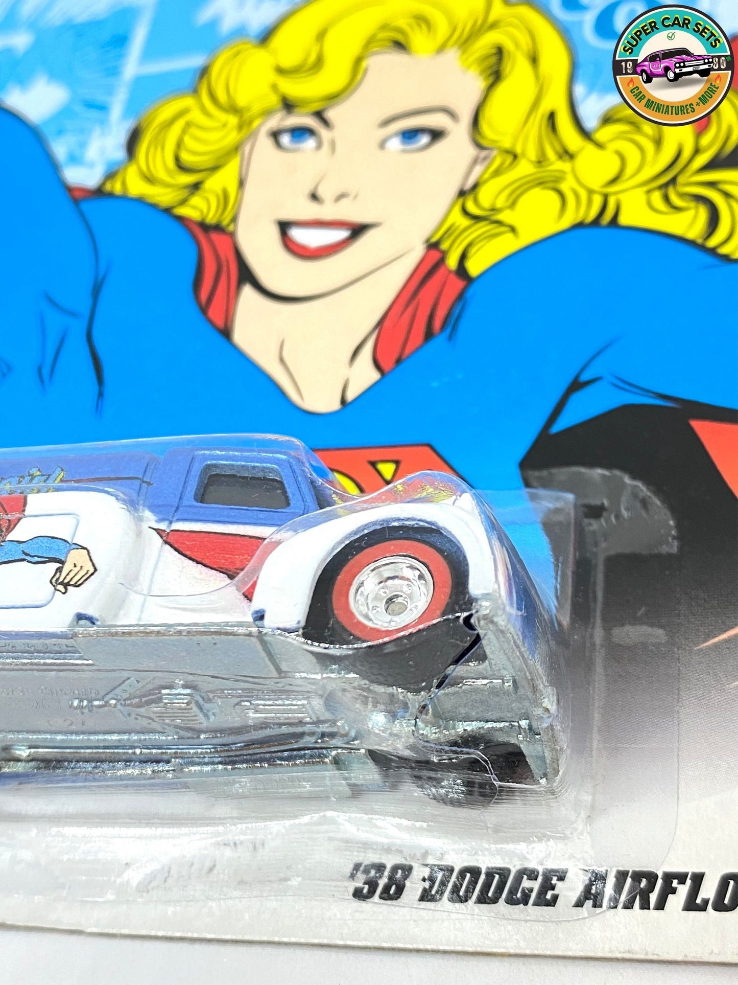 Hot Wheels - DC - Supergirl (carte cassée)