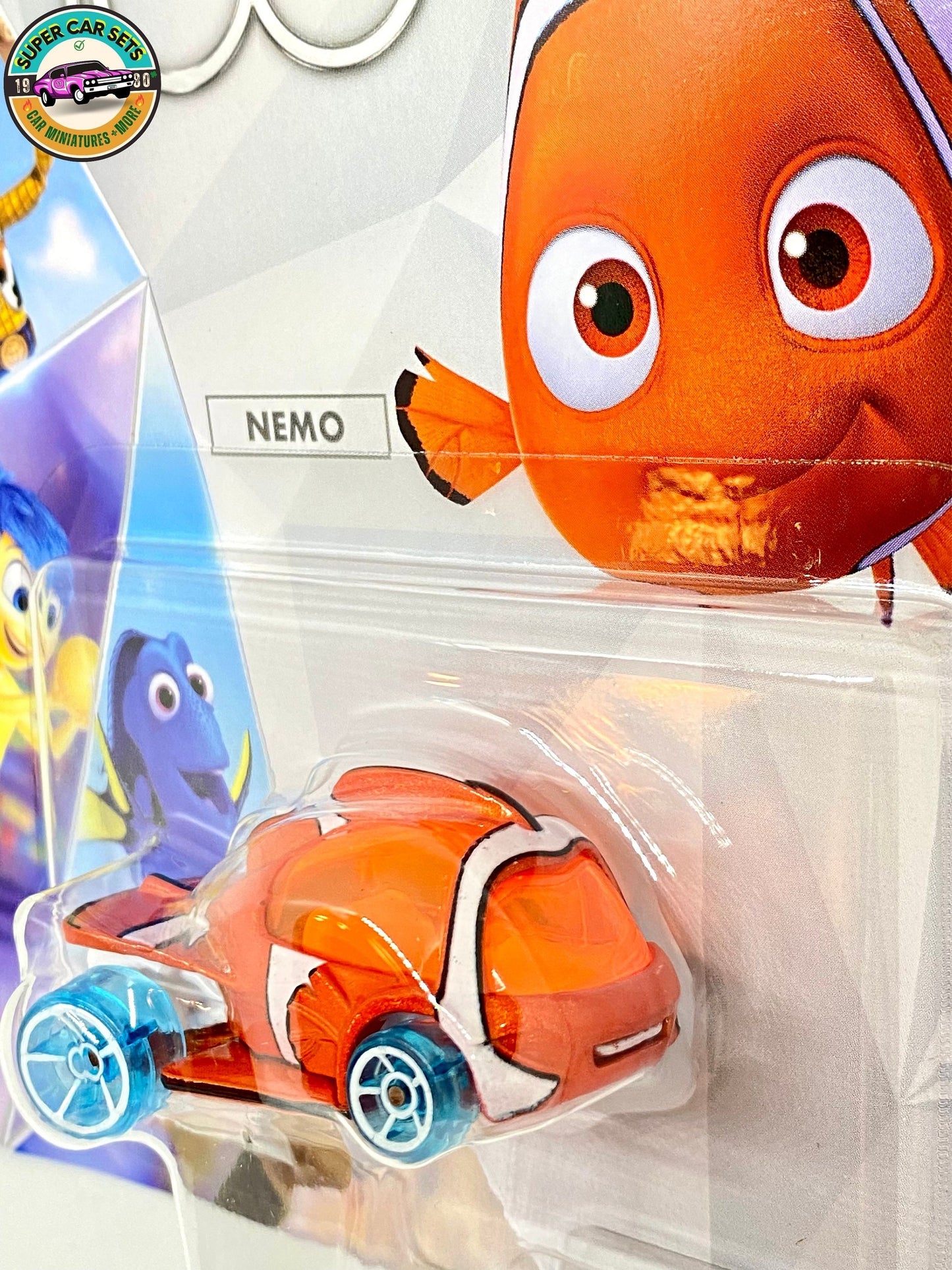 Hot Wheels Premium - Disney 100 ans - Pixar - Le Monde de Nemo - Nemo