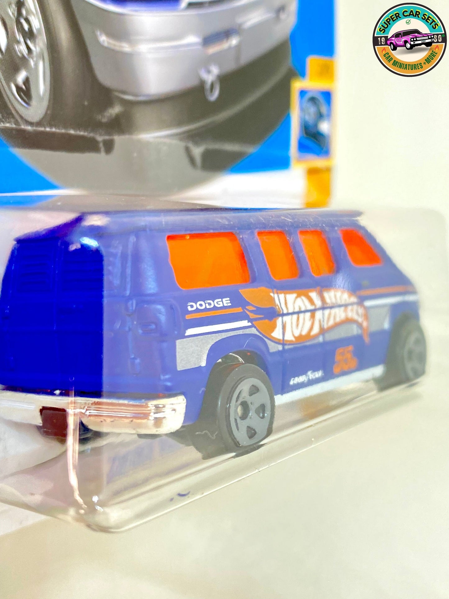 Hot Wheels - Équipe de course HW 55 - (2/5) - Dodge Van