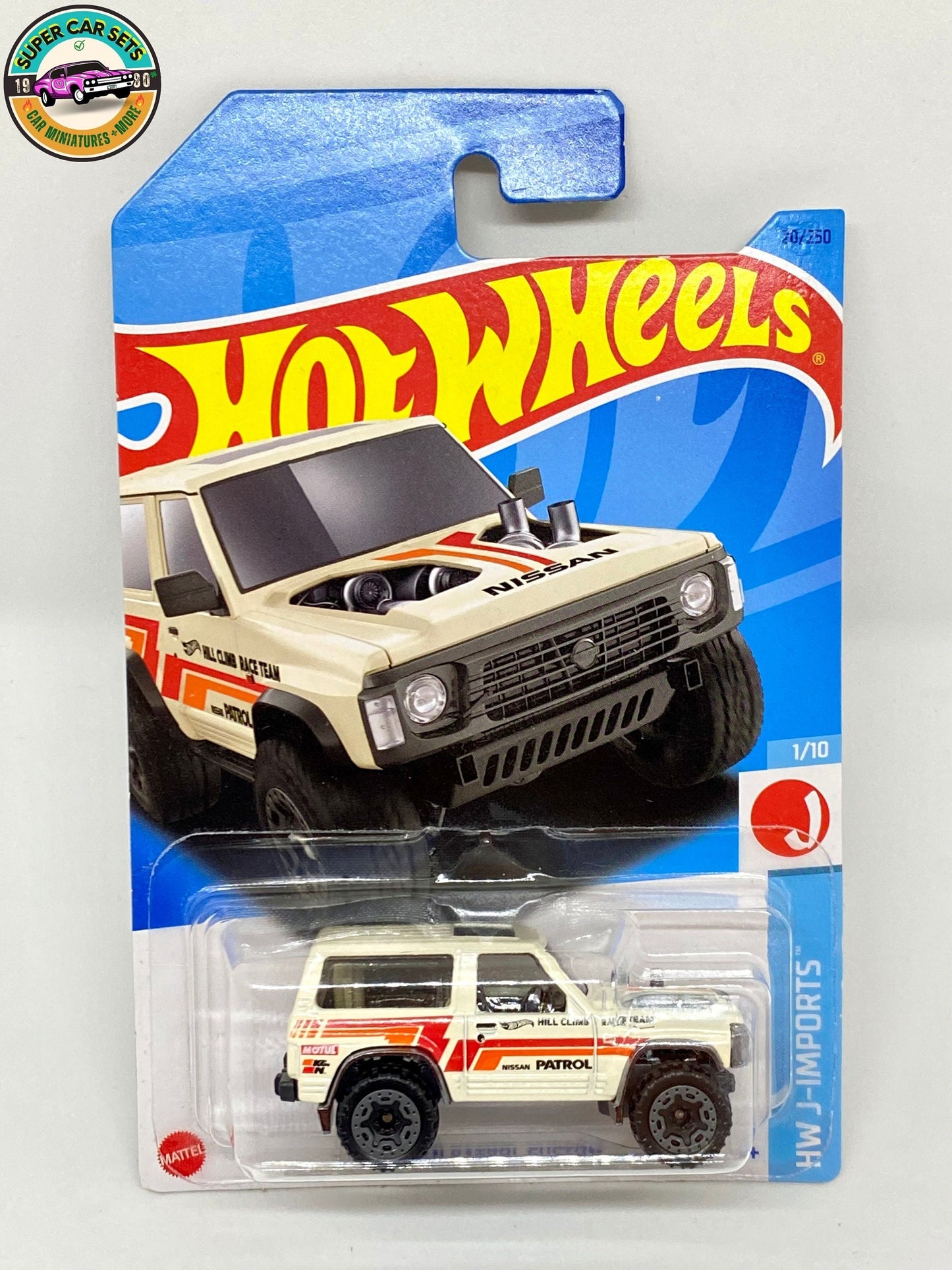 Nissan Patrol Custom (cream colour) - HW J-Imports - 2023 (1/10) Hot Wheels