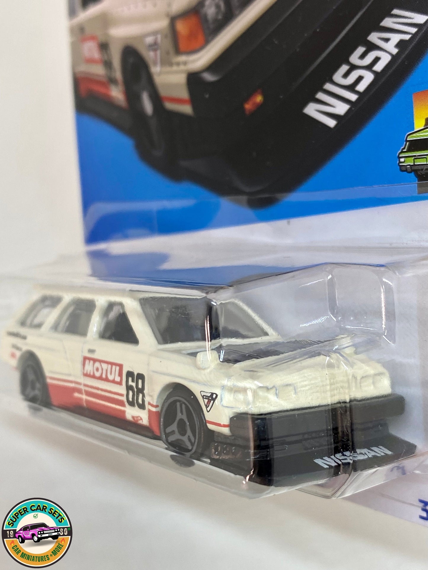 HW Wagons – (4/5) (214/250) – Nissan Maxima Drift Car – Hot Wheels