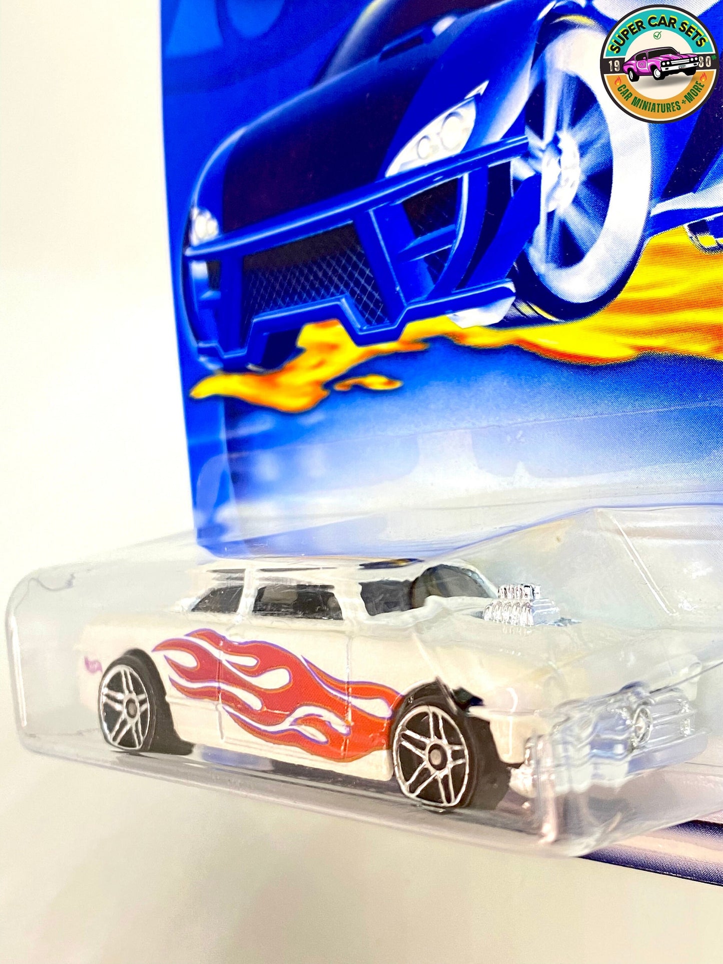 Hot Wheels - (VINTAGE) - Shoe box - (white pearl colour with flames) (#117) (50647) (Year launched 2001)