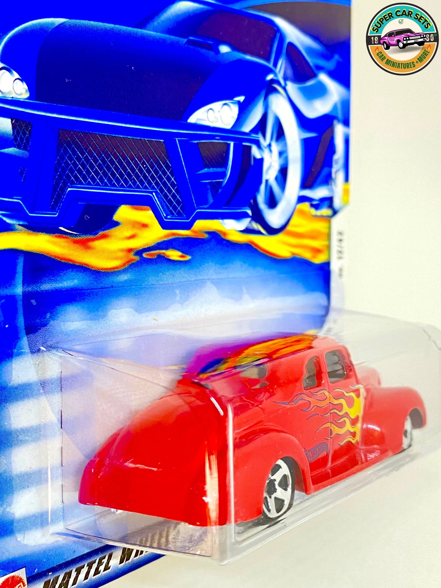 Hot Wheels - (VINTAGE) - Ford Coupé 1940 (couleur rouge avec flammes) - (12/42) (Année de lancement 2002)