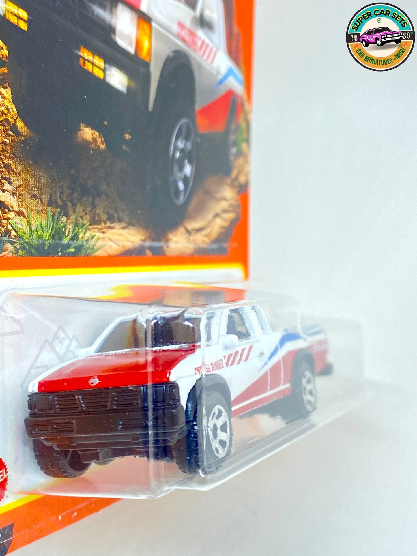 Matchbox - ’95 Nissan Hardbody (D21) - (white, red, and blue)