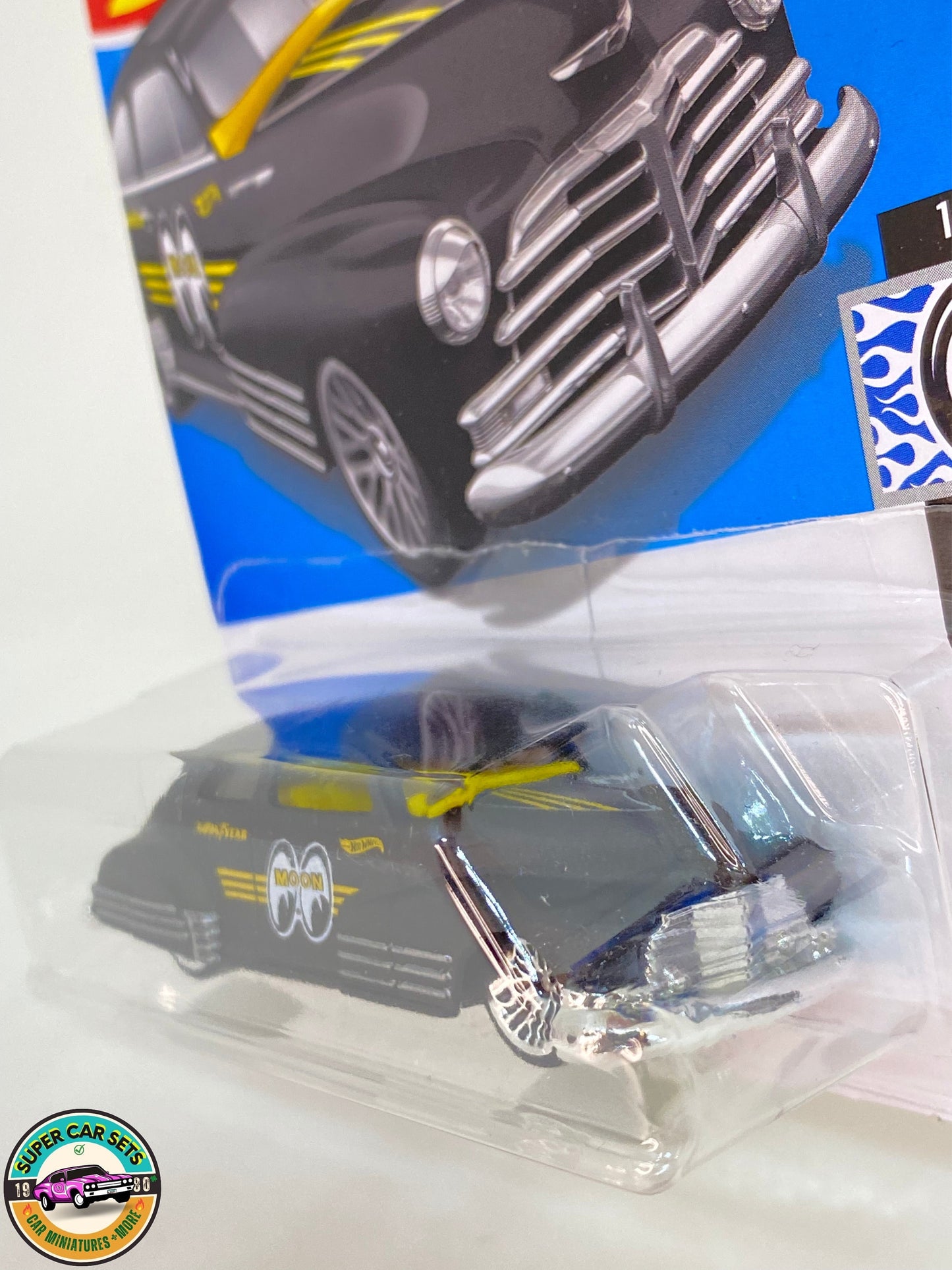 Hot Wheels – Rod Squad – (155/250) – Chevy Fleetline aus dem Jahr 1947 (Moon Eyes + schwarze Farbe) (Auto in einwandfreiem Zustand, aber die Karte weist einen kleinen Riss auf)