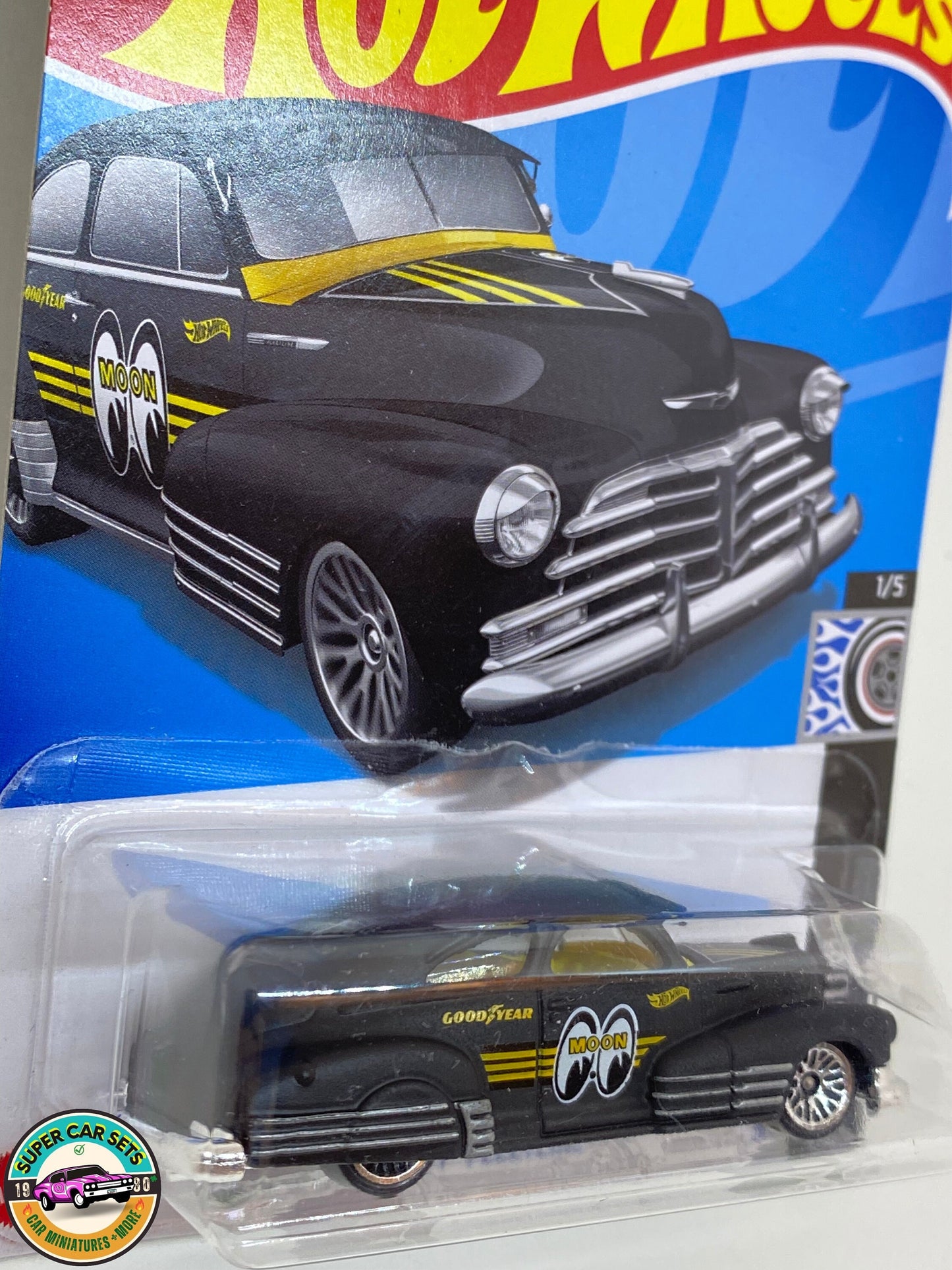 Hot Wheels - Rod Squad - (155/250)- '47 Chevy Fleetline (Moon Eyes + Couleur Noir) (voiture en parfait état, mais carte avec une petite fissure)