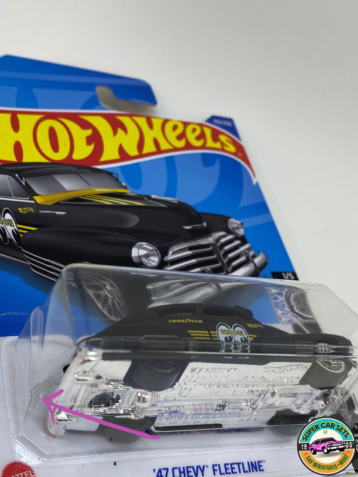 Hot Wheels – Rod Squad – (155/250) – Chevy Fleetline aus dem Jahr 1947 (Moon Eyes + schwarze Farbe) (Auto in einwandfreiem Zustand, aber die Karte weist einen kleinen Riss auf)