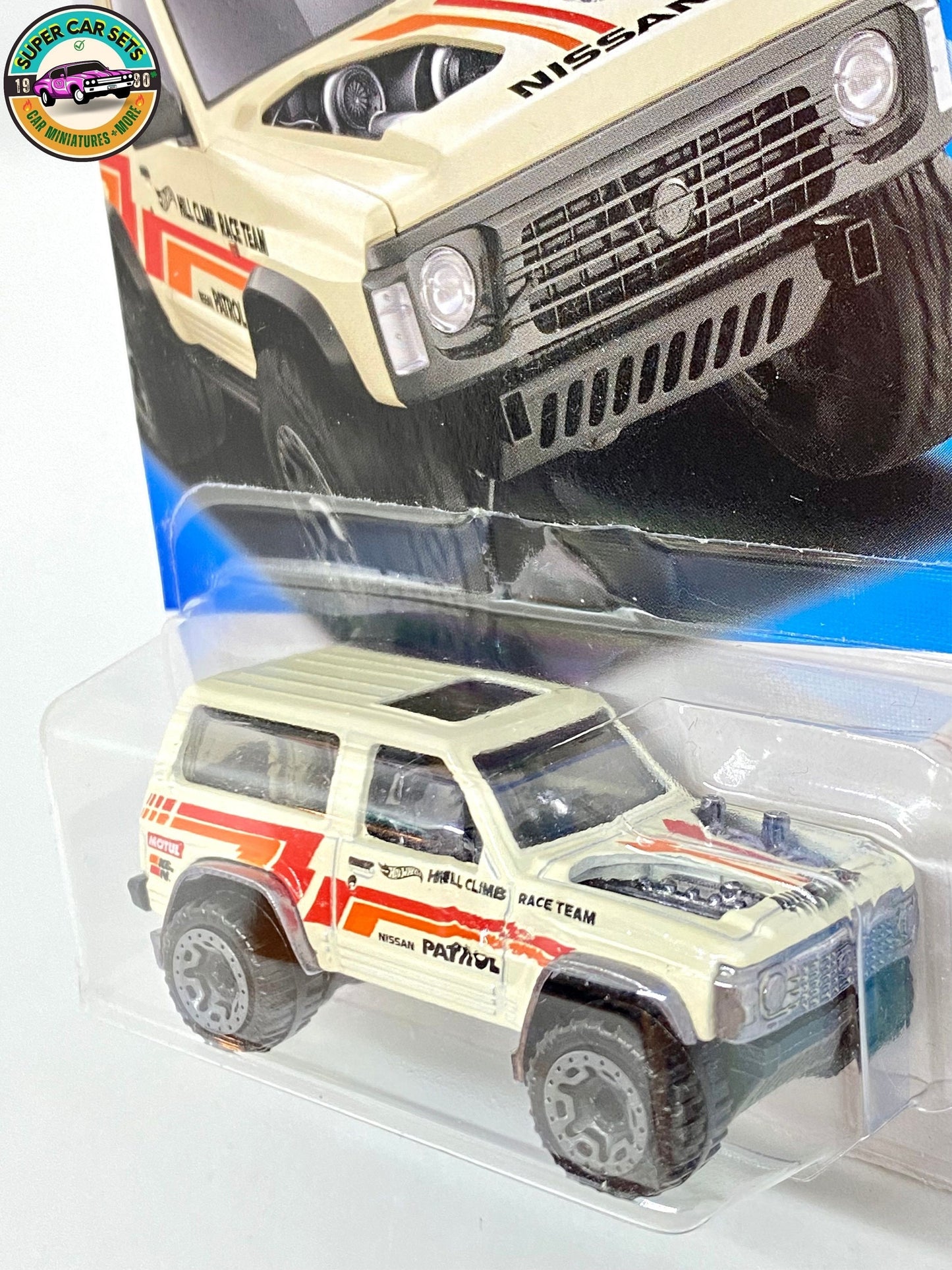 Nissan Patrol Custom (cream colour) - HW J-Imports - 2023 (1/10) Hot Wheels