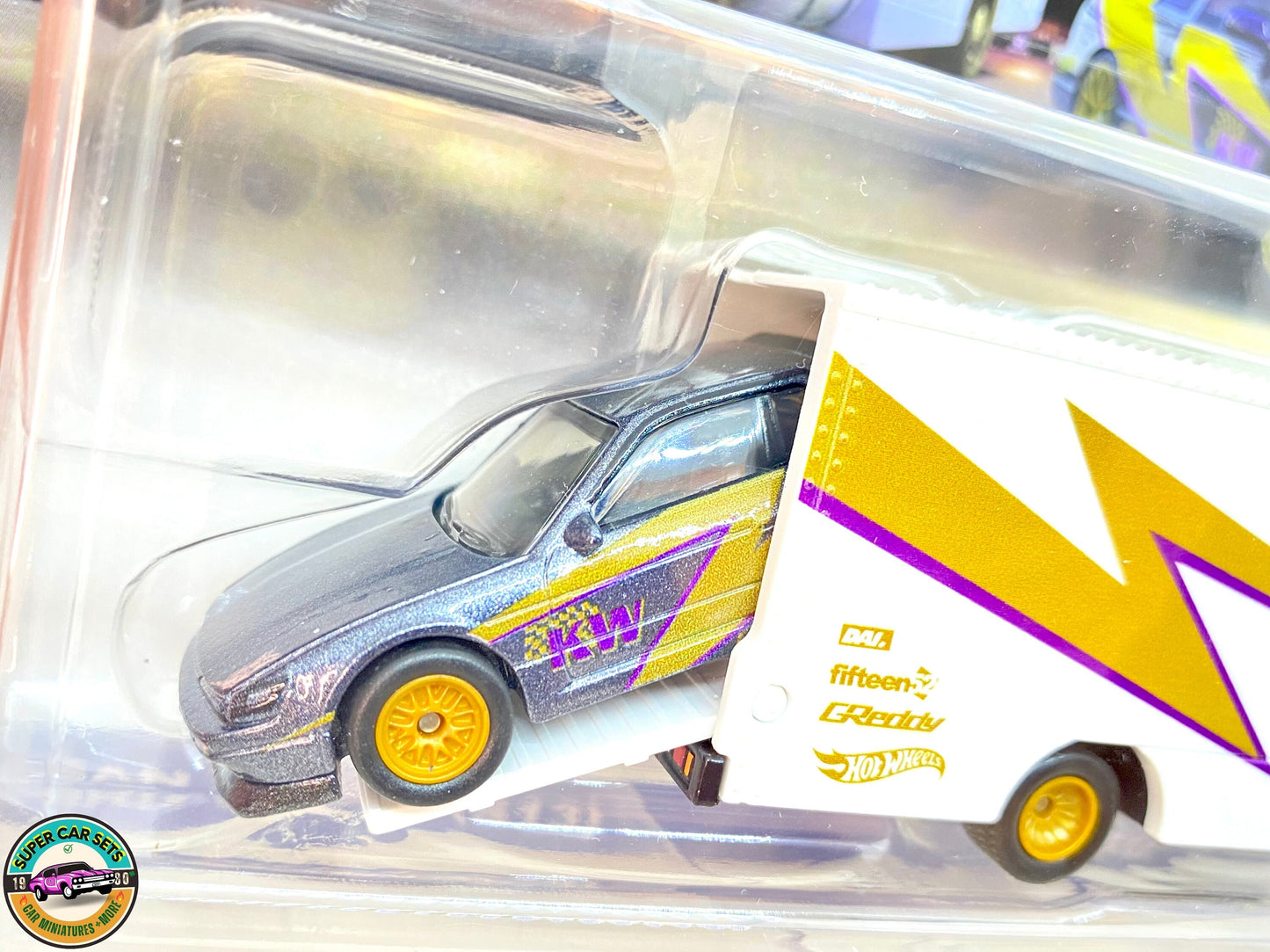 Nissan Silvia (S13) + Sakura Sprinter - Hot Wheels Team Transport