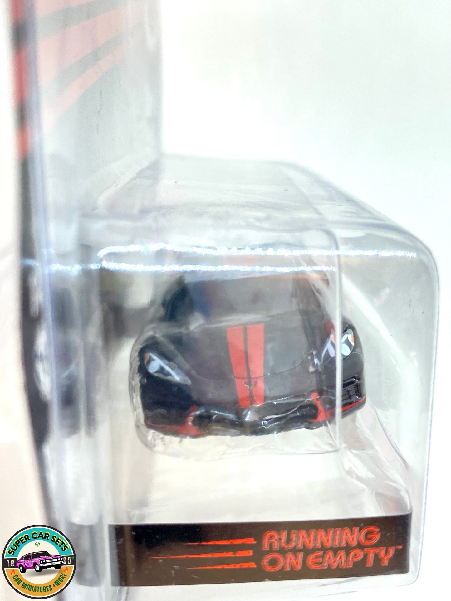 Adams Polishes 2022 Chevrolet Corvette C8 Stingray Coupe (black colour) - Running on Empty Serie 15 - made by Greenlight Collectibles