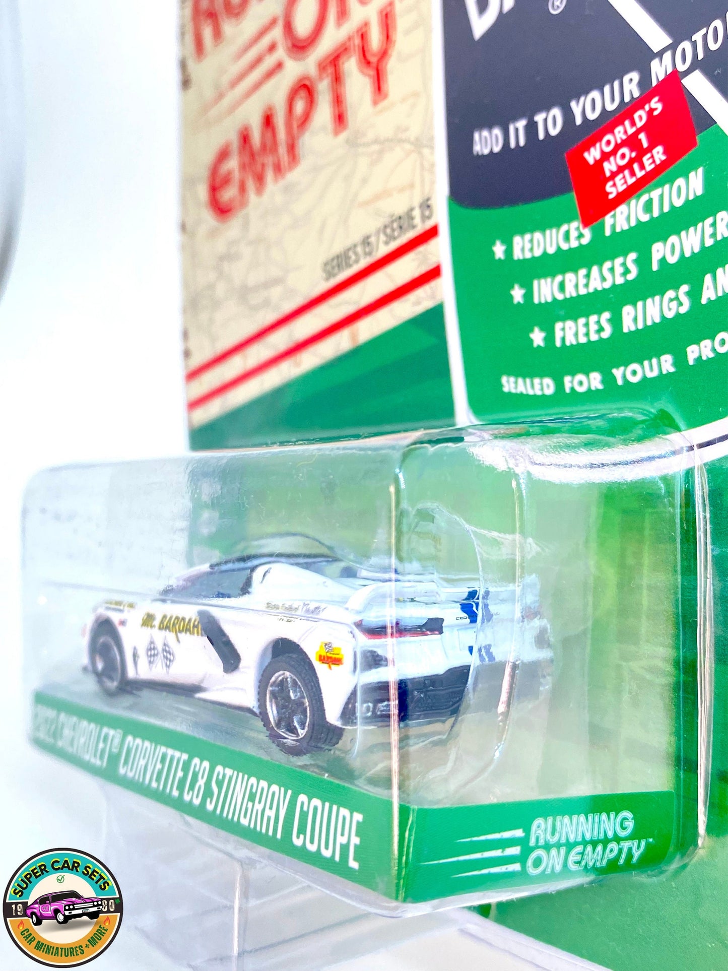 Bardahl 2022 Chevrolet Corvette C8 Stingray Coupé (weiße Farbe) – Running on Empty Serie 15 – hergestellt von Greenlight Collectibles